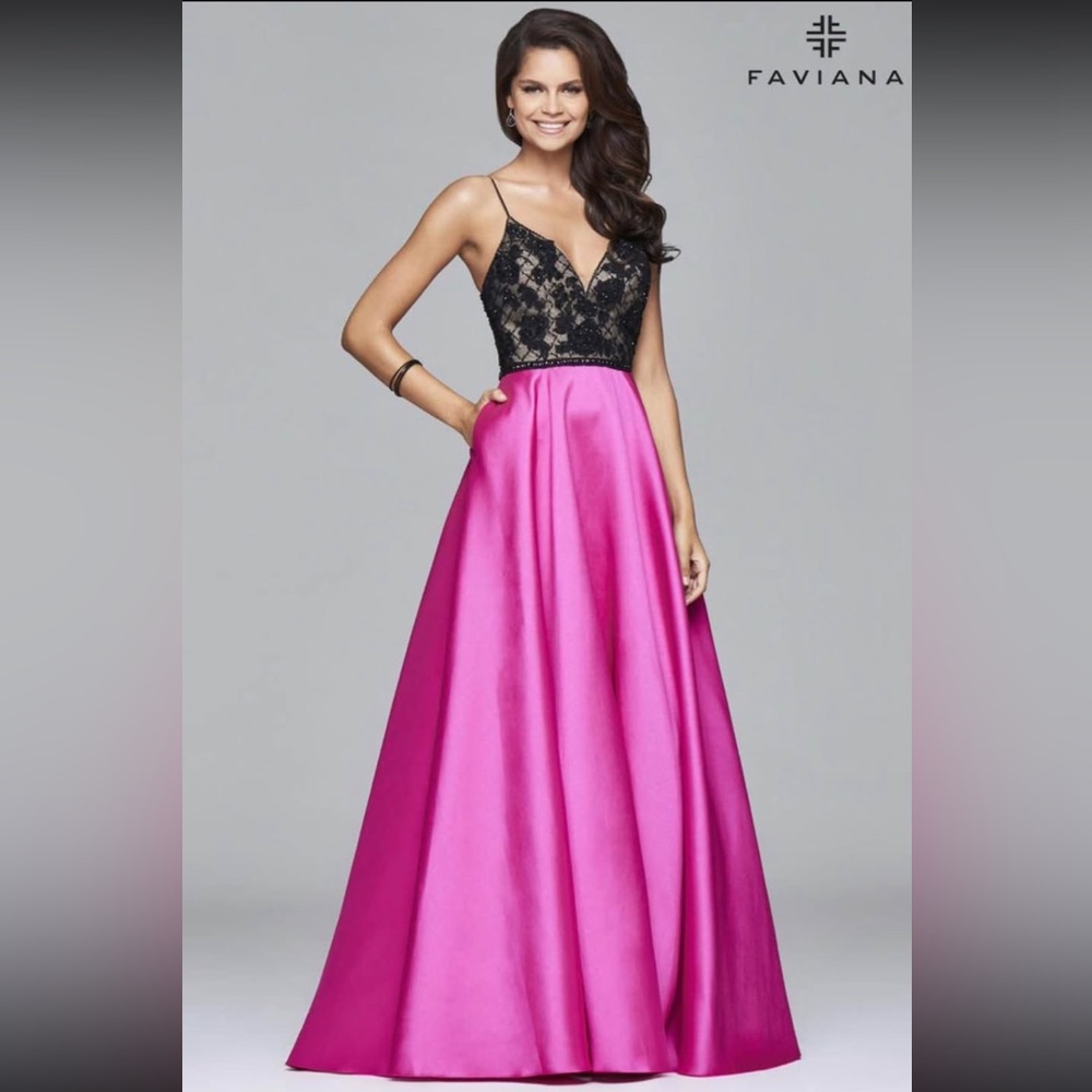 FAVIANA V Neck Ball Gown (With Pockets)